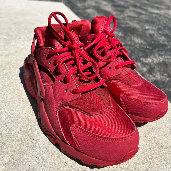NIKE AIR Shoes - AIR HUARACHE RUN WOMENS (RED)